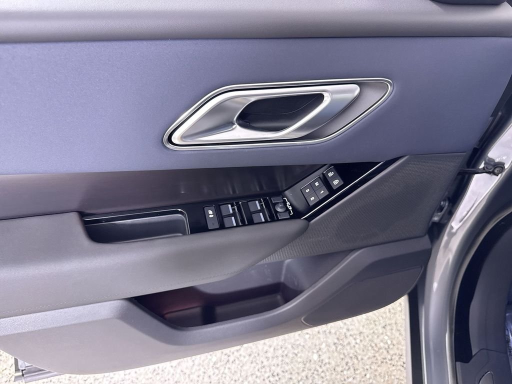 New 2026 Zadar Grey Land Rover Dynamic SE image 13