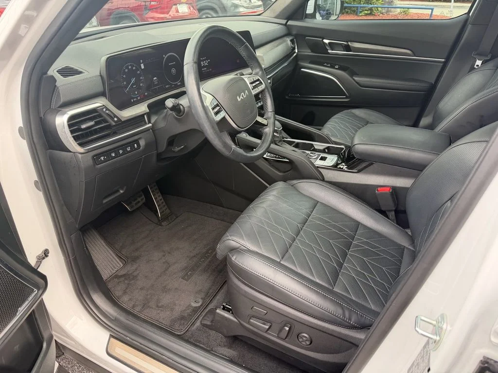 Used 2025 White Kia SX-Prestige X-Line image 10