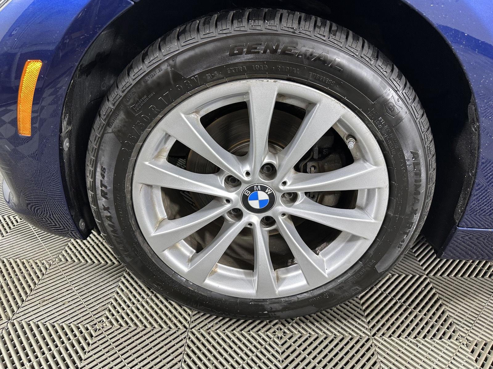 Used 2018 Mediterranean Blue Metallic BMW 320i xDrive image 23