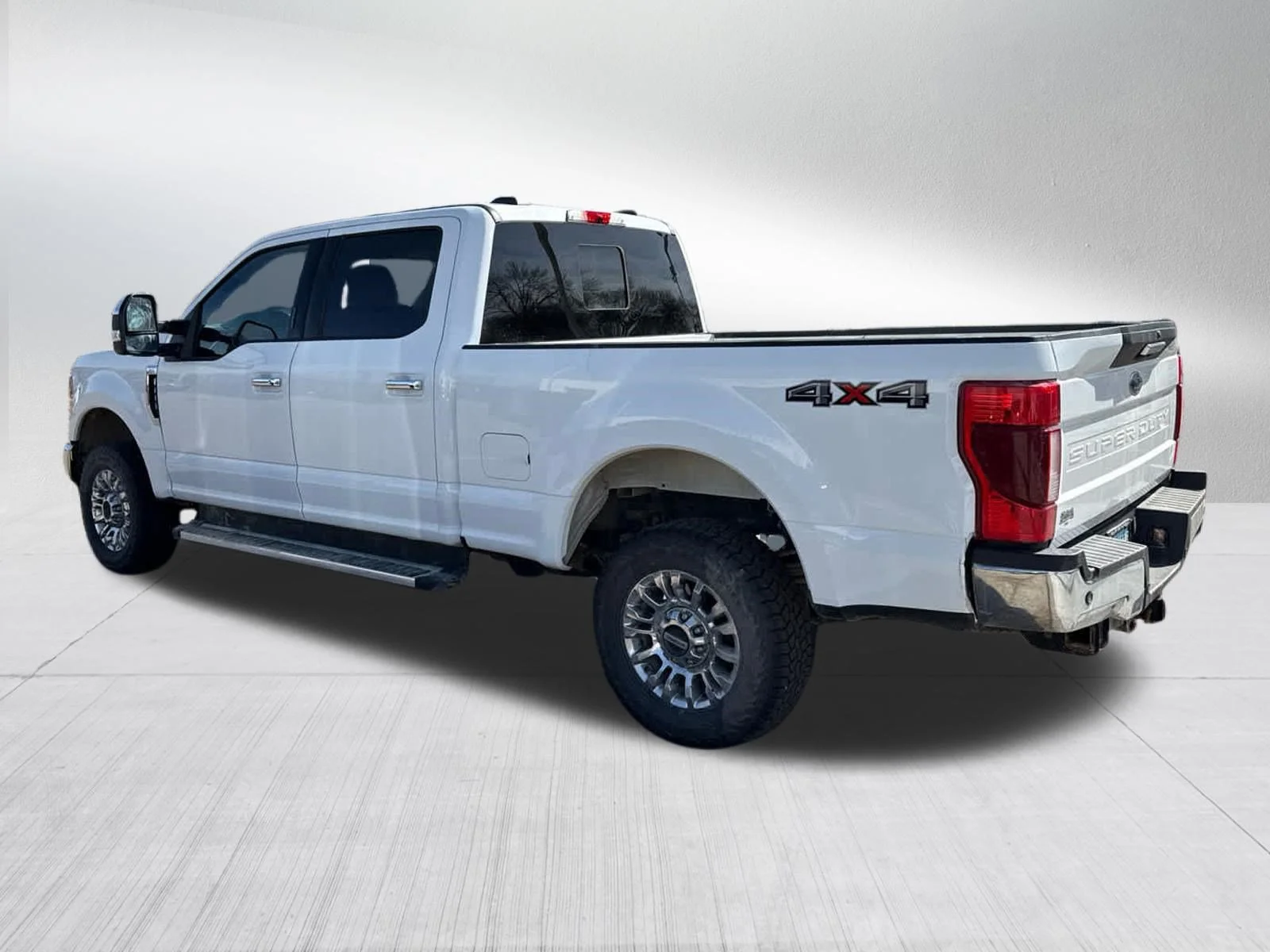 Used 2022 Oxford White Ford XLT image 5