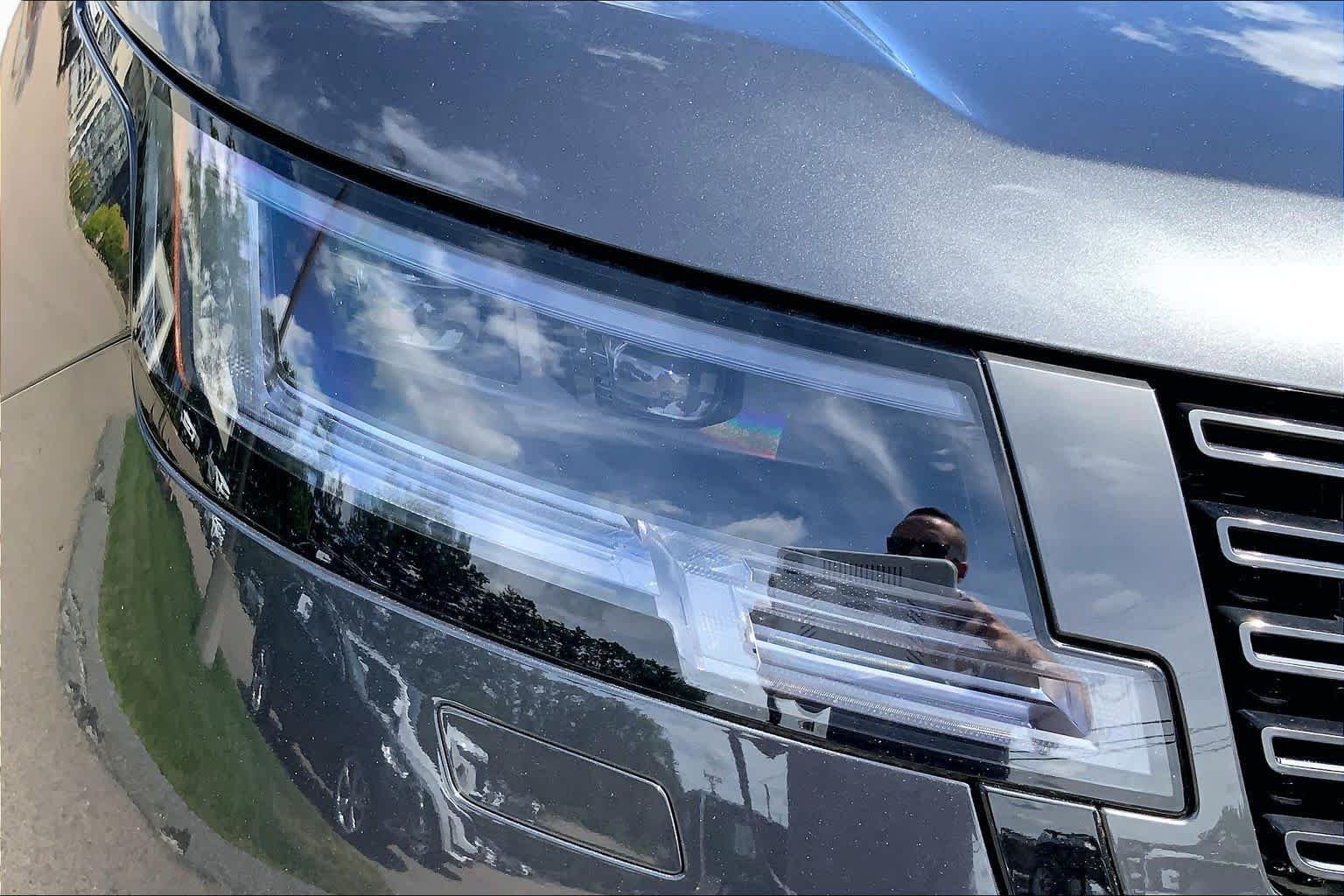 New 2026 Carpathian Grey LAND ROVER SE image 14