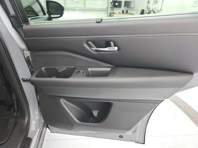 Used 2024 Gray Nissan Platinum image 45