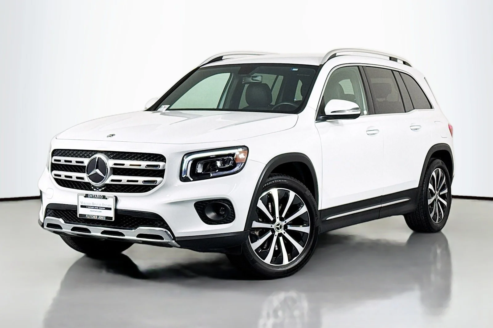 Certified Used 2022 Digital White Metallic Mercedes-Benz GLB 250 image 1