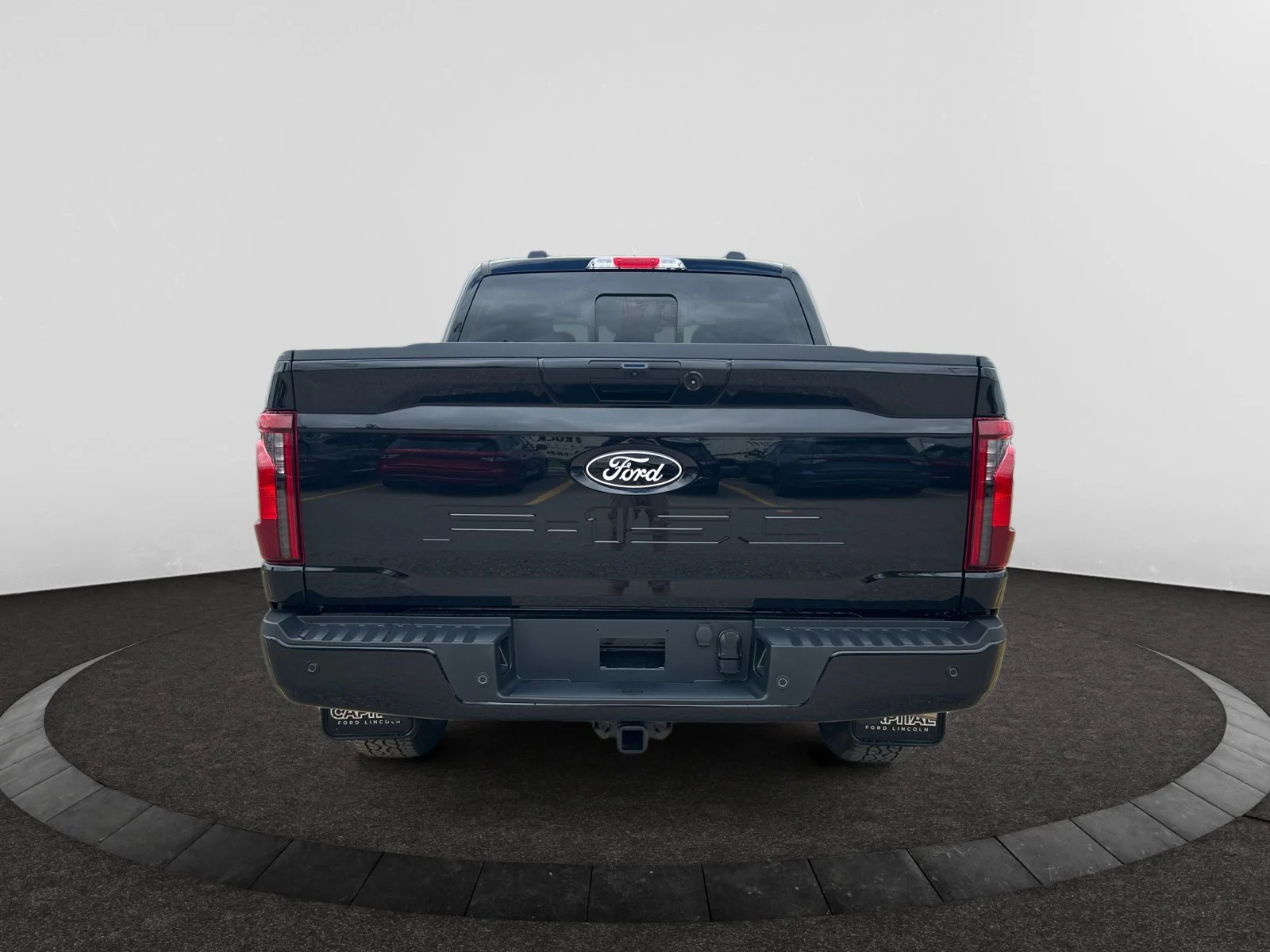 New 2026 Agate Black Metallic Ford XLT image 4