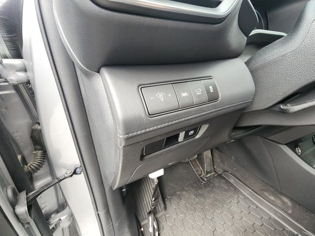 Used 2023 Silver Hyundai Calligraphy image 29