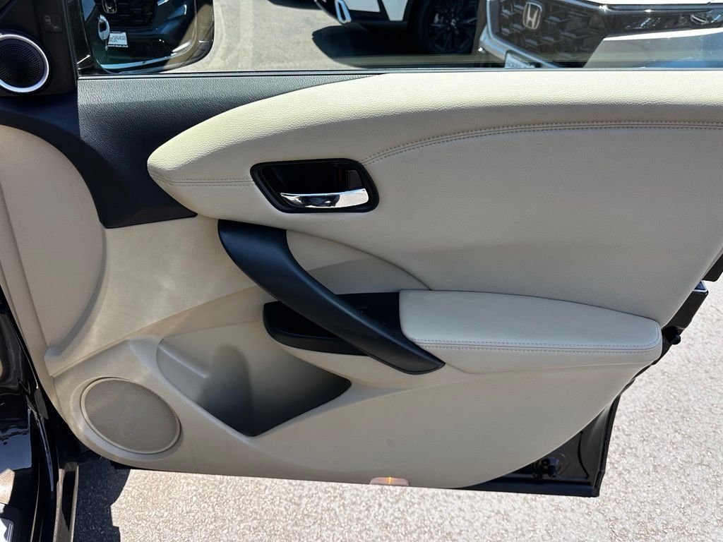 Used 2018  Acura Technology Package image 15
