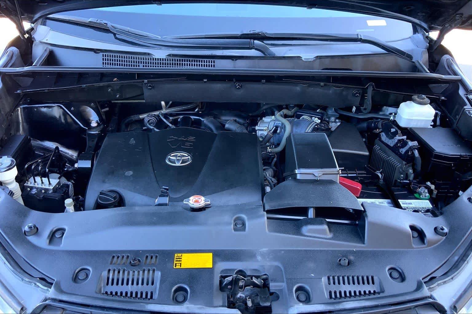 Used 2019 Midnight Black Metallic Toyota Limited Platinum image 31