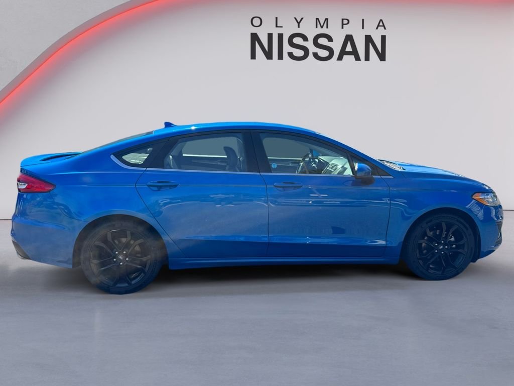 Used 2019 Blue Ford SE image 7