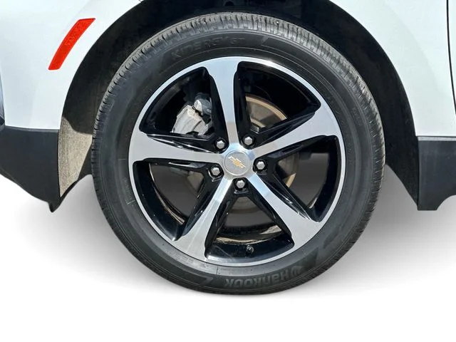 Used 2024 White Chevrolet LT image 8