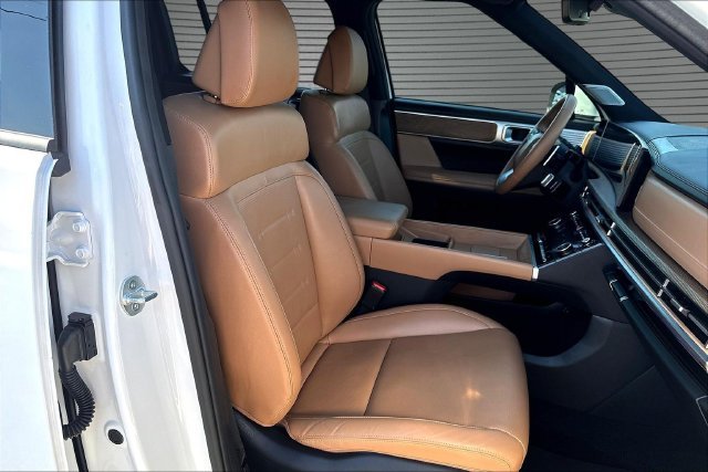 Used 2025 White Hyundai Limited image 32