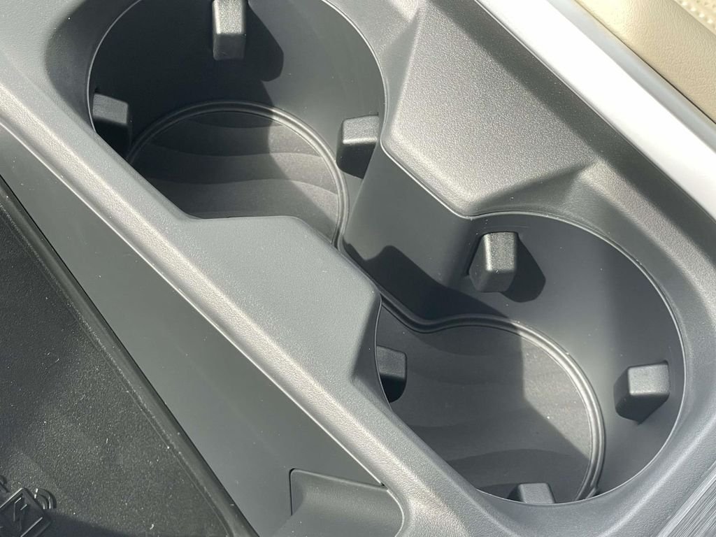 New 2026 Alpine Metallic / Super Black Two-tone Nissan Platinum Reserve image 28