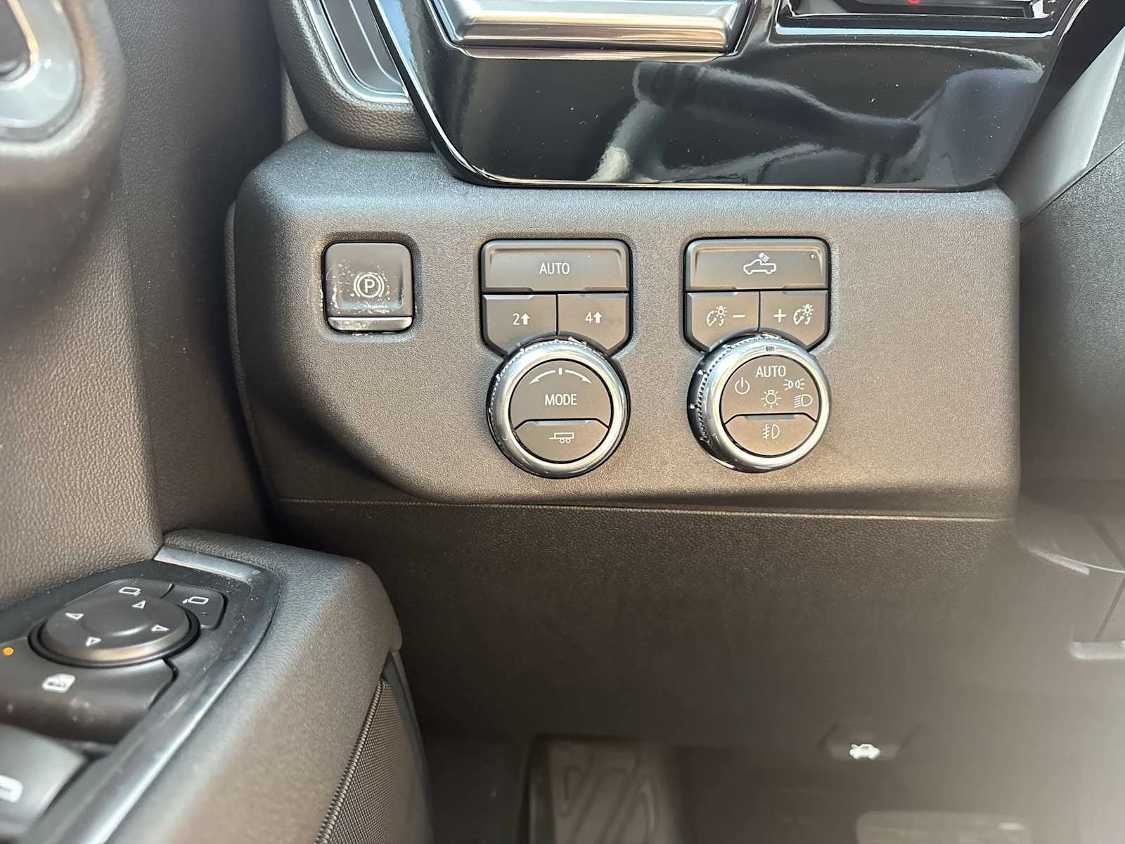 New 2026 Onyx Black GMC Elevation image 19