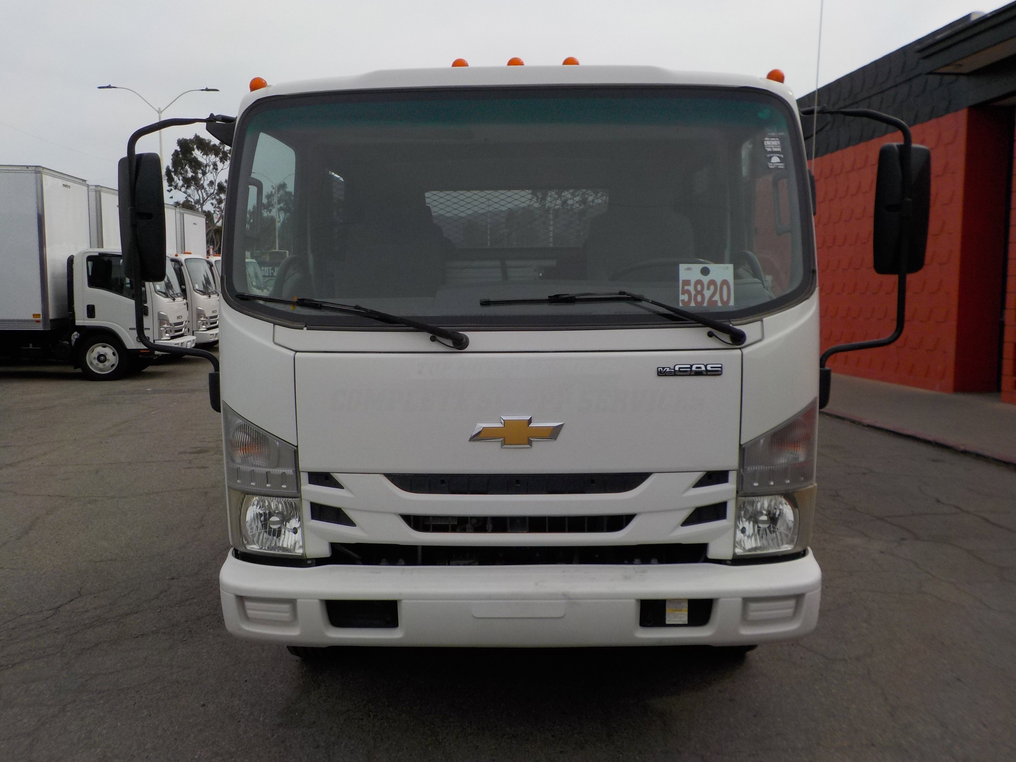 Used 2018 Arc White Chevrolet  image 2
