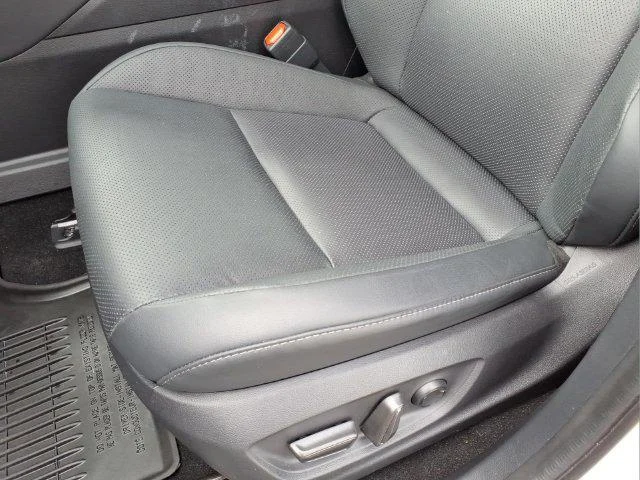 Certified Used 2025 OXYGEN WHITE Toyota  image 14