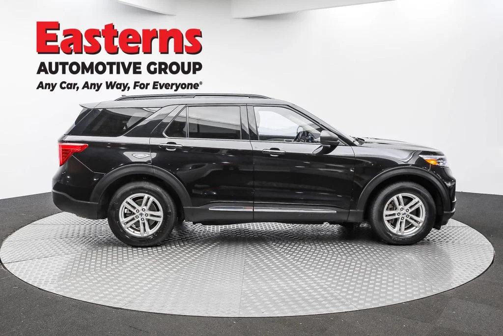 Used 2023 Black Ford XLT image 4