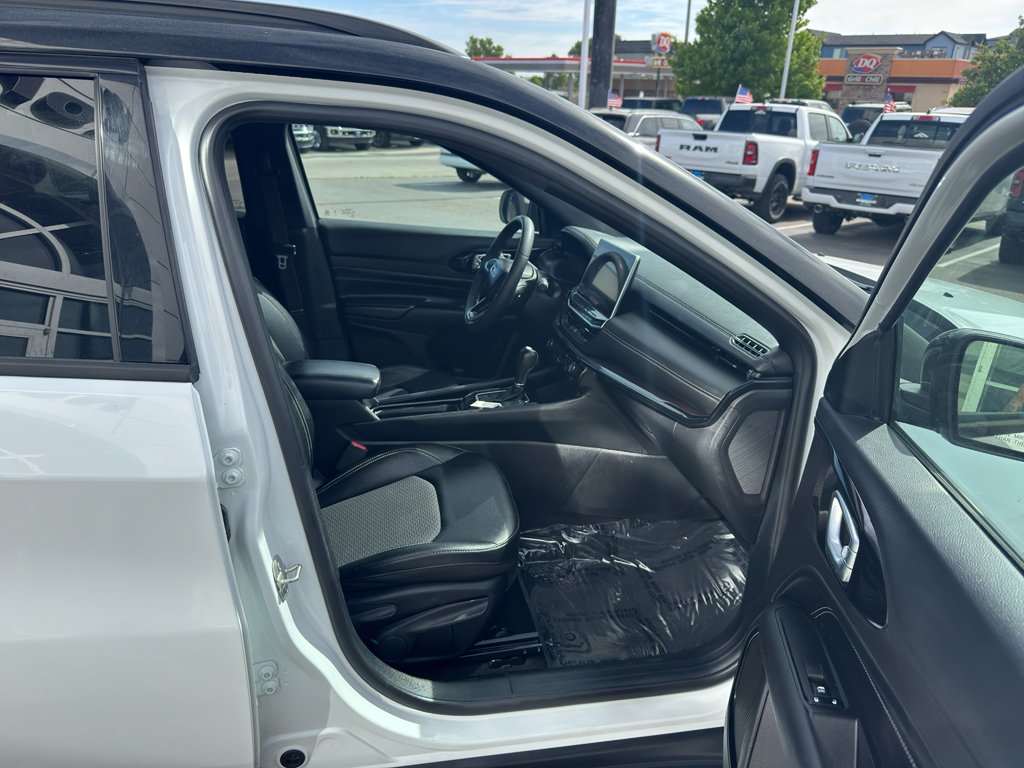 Used 2023 Bright White Clearcoat Jeep Altitude image 10