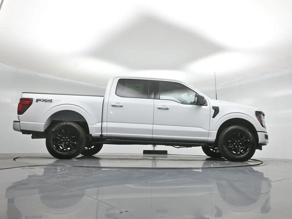 New 2026 Oxford White Ford XLT image 45