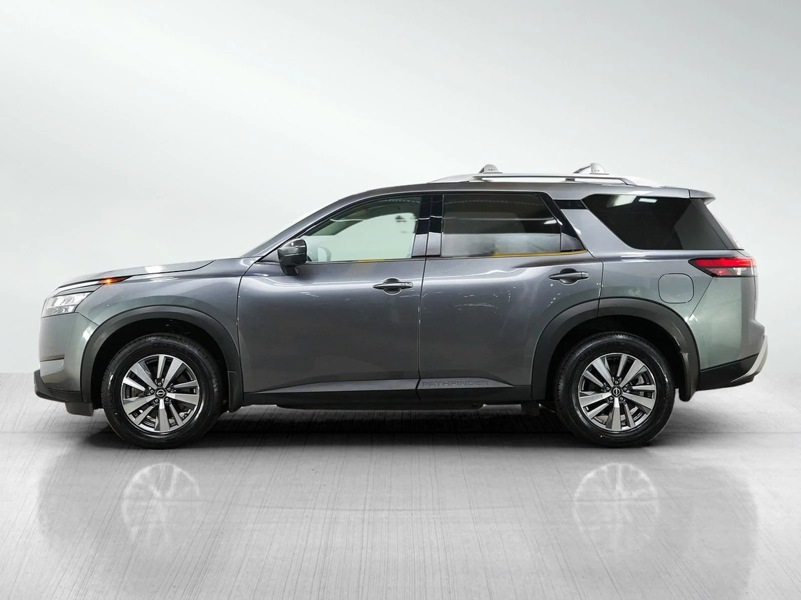 Used 2024 Nissan Pathfinder SL with VIN 5N1DR3CC7RC210682 for sale in Burnsville, Minnesota
