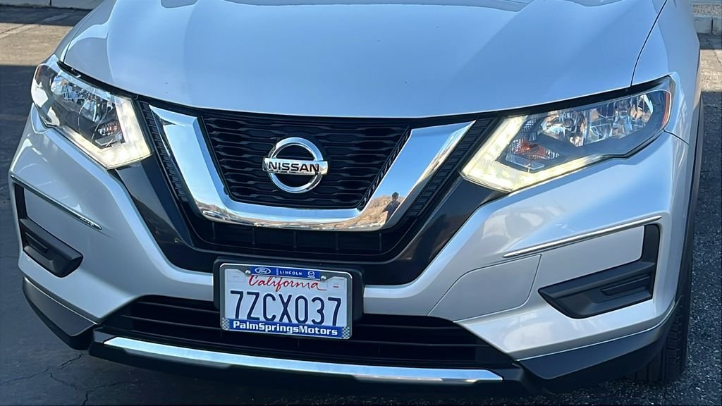 Used 2017 Silver Nissan S image 3