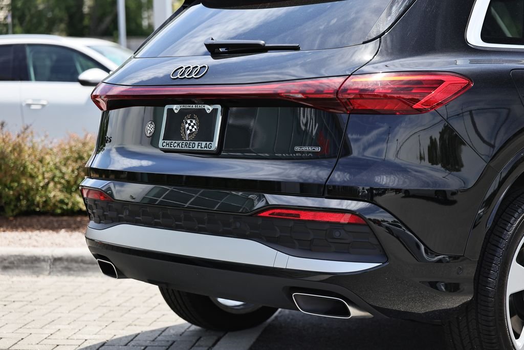 Used 2025 Mythos Black Metallic Audi 2.0T Premium Plus image 9