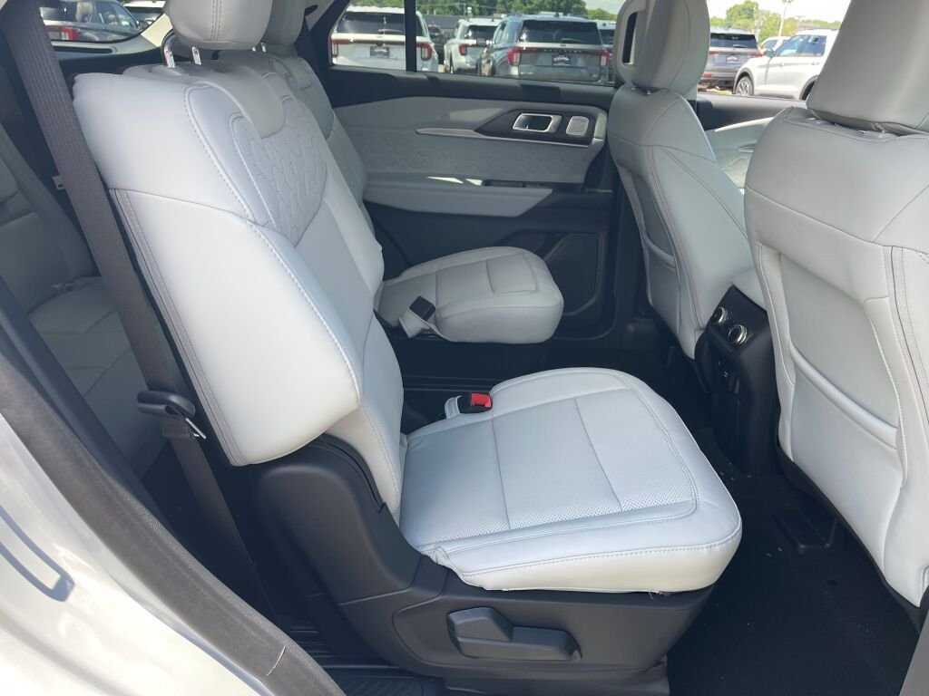 New 2026 Space White Metallic Ford Platinum image 21