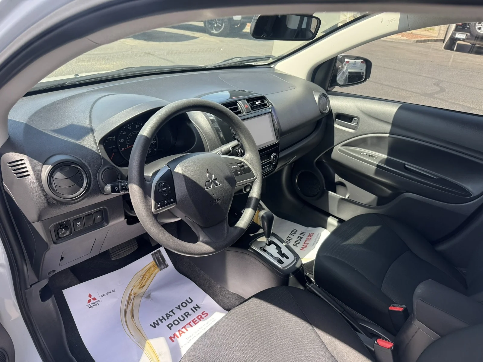 Used 2024 White Mitsubishi ES image 10