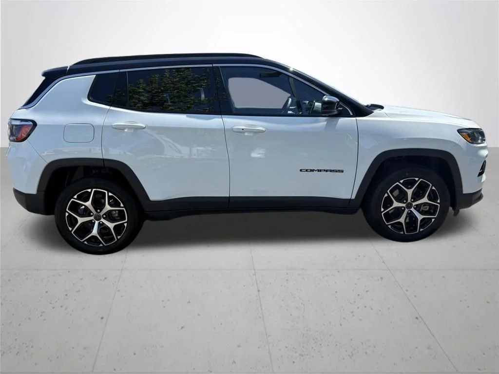 Used 2025 White Jeep Limited image 5