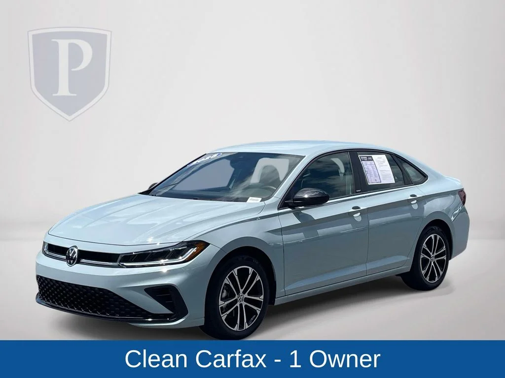 Used 2025 Gray Volkswagen 1.5T Sport image 4