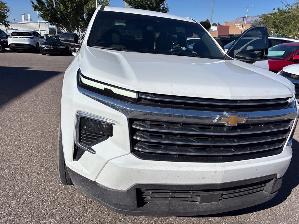 Used 2025 White Chevrolet LT image 4