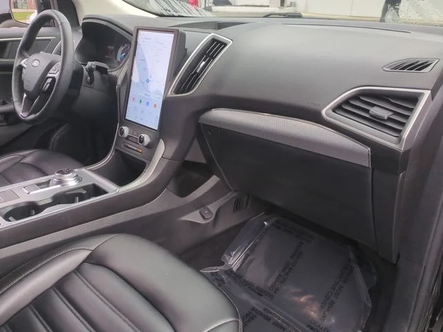 Used 2022 Black Ford SEL image 35