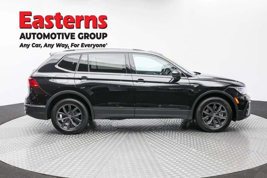 Used 2022 Black Volkswagen 2.0T SE image 4