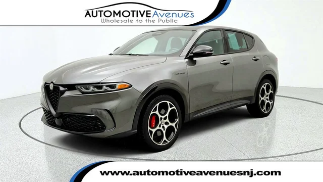 2024 Alfa Romeo Tonale Veloce EAWD w/ Premium Interior Pkg & Moonroof