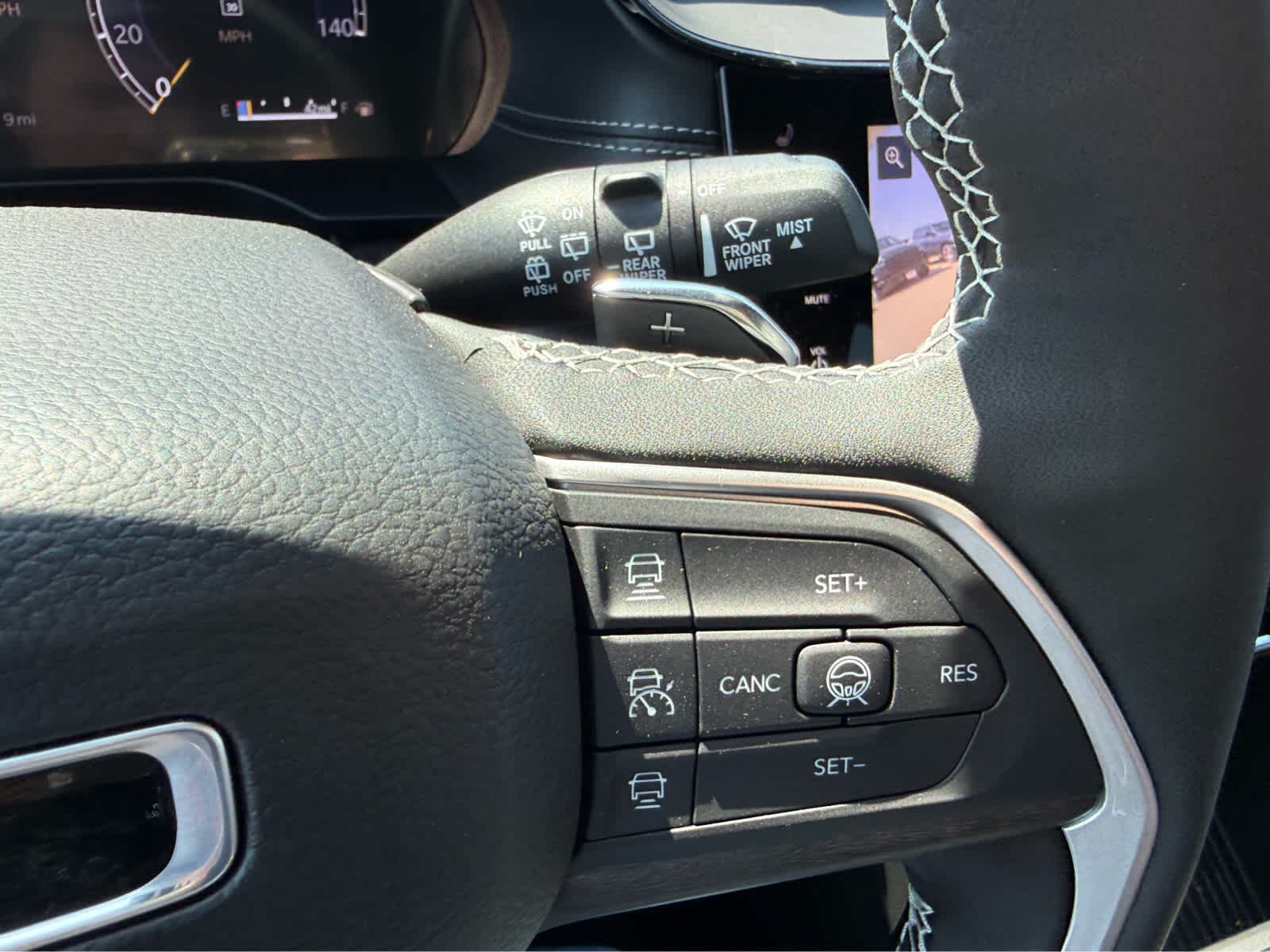 New 2026 Baltic Gray Metallic Clear-Coat Exterior Paint Jeep Laredo Altitude image 25