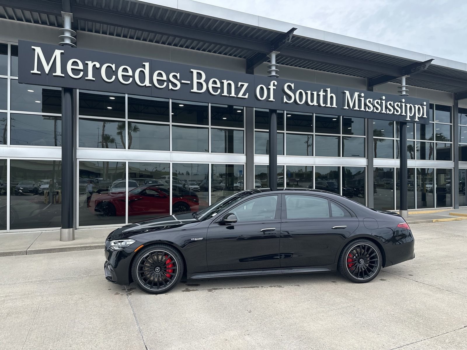 2025 Mercedes-Benz S-Class S 63 E-Performance's photo
