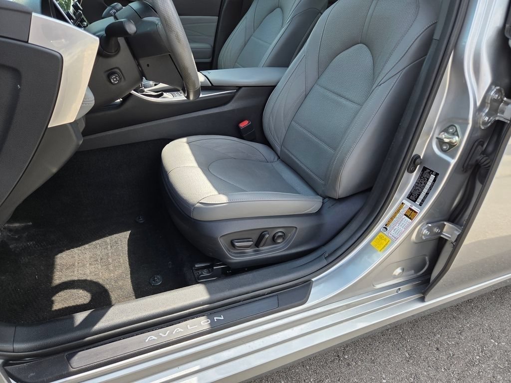 Used 2020 Celestial Silver Metallic Toyota Hybrid Limited image 6