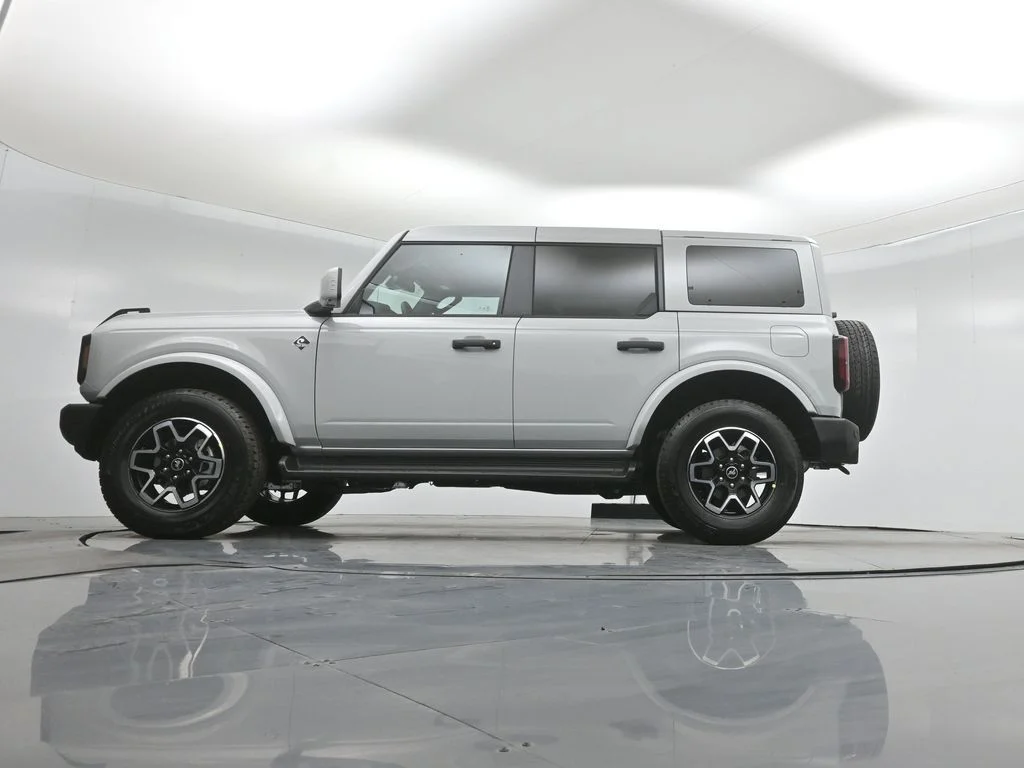 New 2026 Avalanche Gray Ford Outer Banks image 7