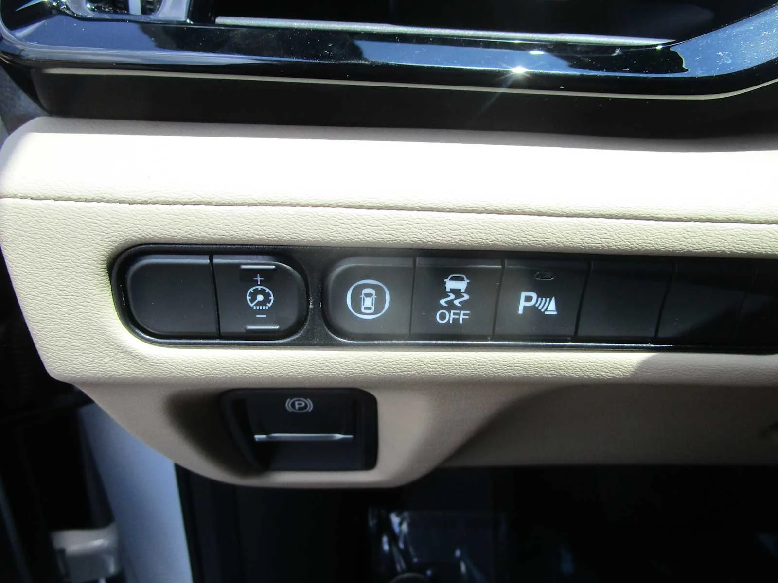 Certified Used 2026 Platinum White Pearl Acura w/Technology Package image 17