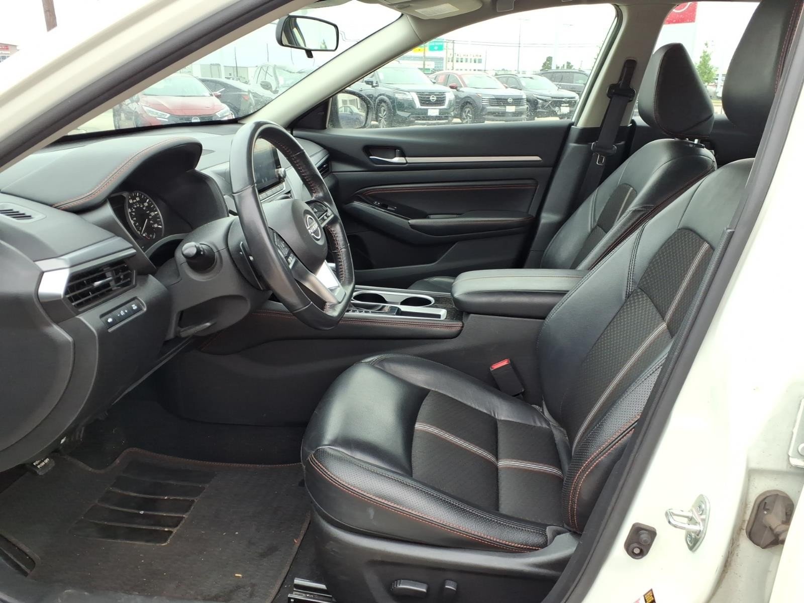 2023 Nissan Altima 2.5 SR White at G Motors