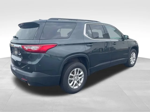 Used 2020 GRAPHITE METALLIC Chevrolet LT Cloth image 4