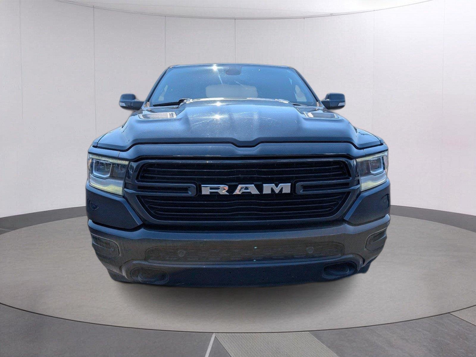 Used 2020 Diamond Black Crystal Pearlcoat Ram Laramie image 10