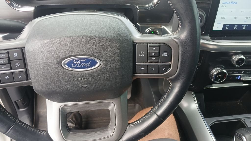 Used 2021 White Ford Lariat image 9