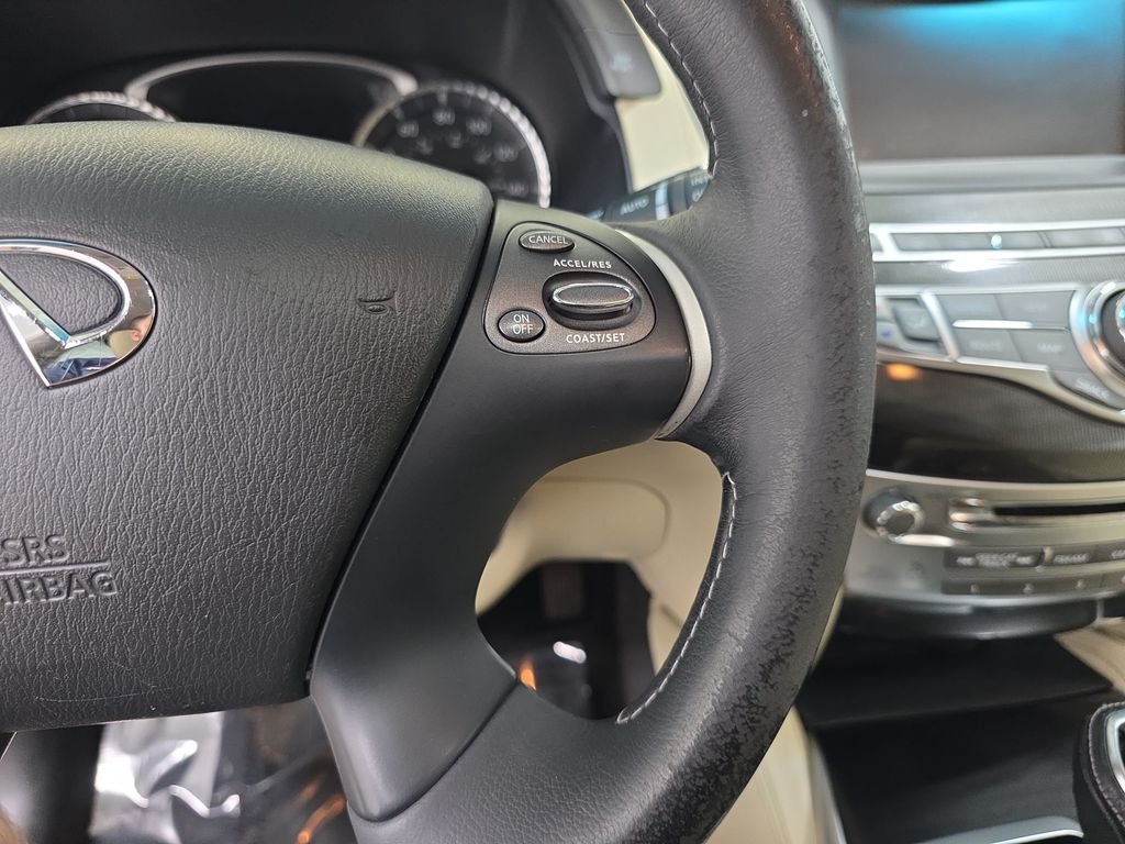 Used 2016 Jade Green INFINITI Base image 18
