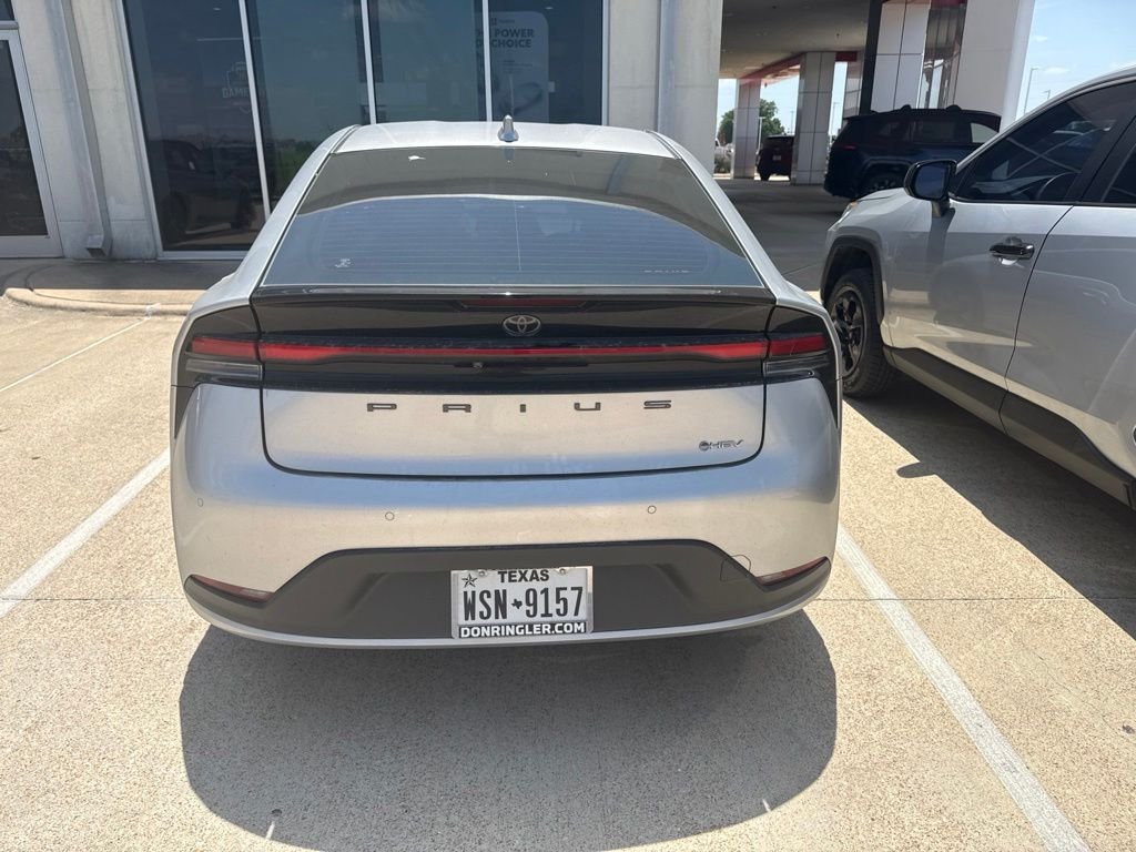 Used 2025 Gray Toyota LE image 3