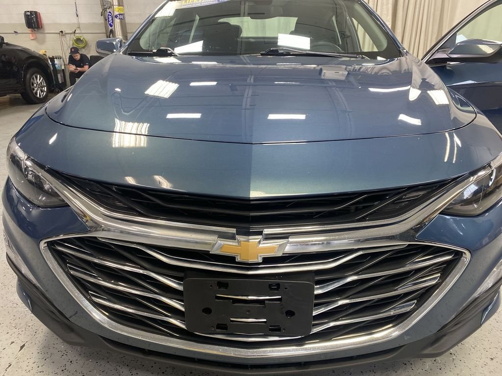 Used 2024 Lakeshore Blue Chevrolet LT image 39