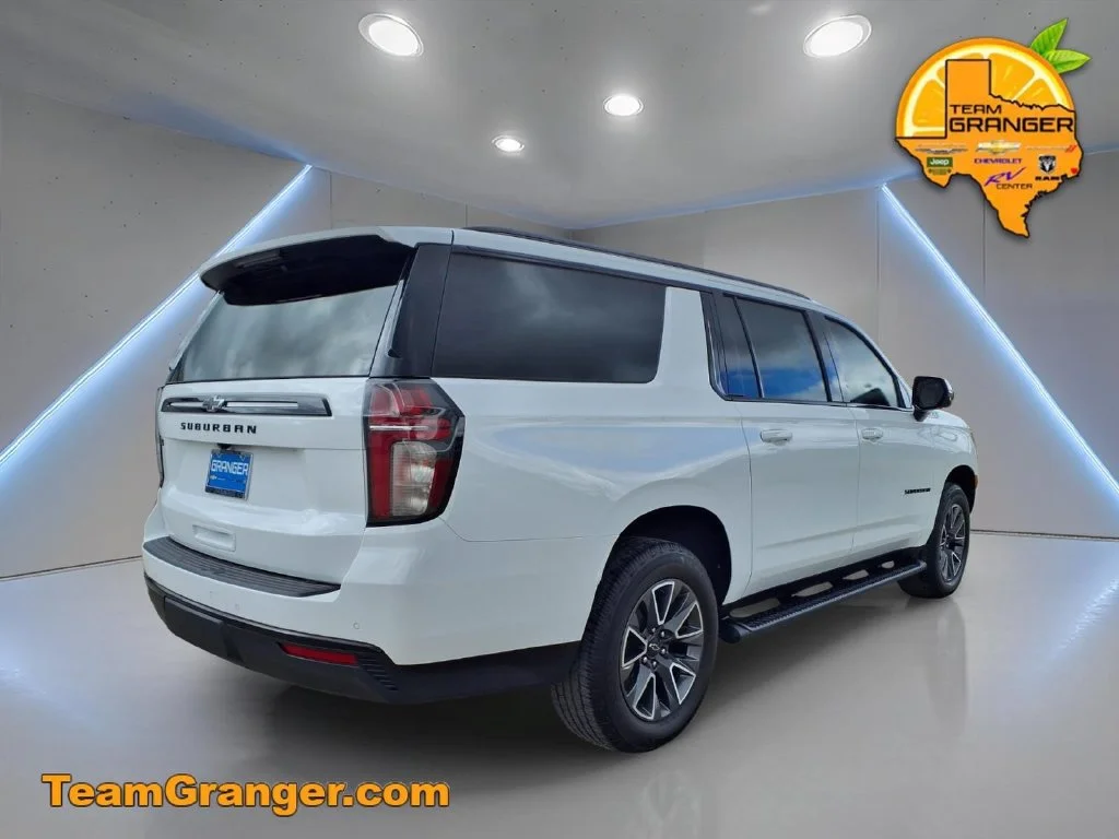 Used 2023 Summit White Chevrolet Z71 image 2