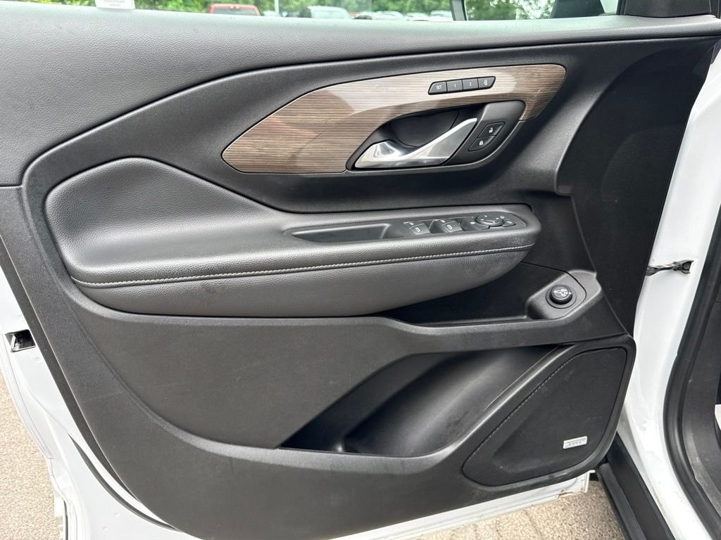 Used 2022 White GMC Denali image 20