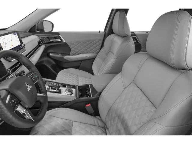 Used 2025  Mitsubishi  image 8