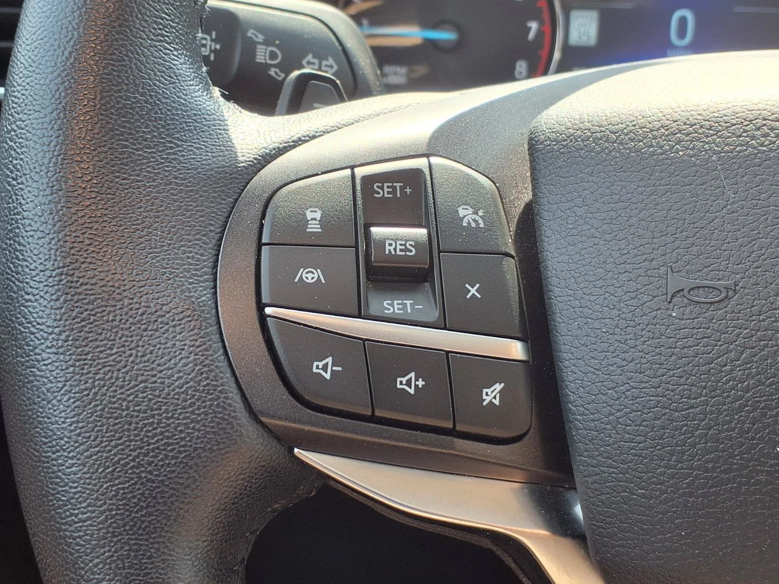 Used 2020 Silver Metallic Ford Limited image 17