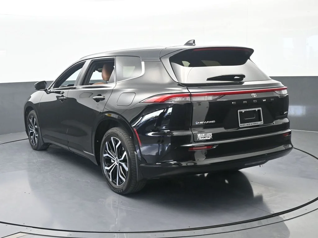Used 2025 Black Toyota XLE image 4