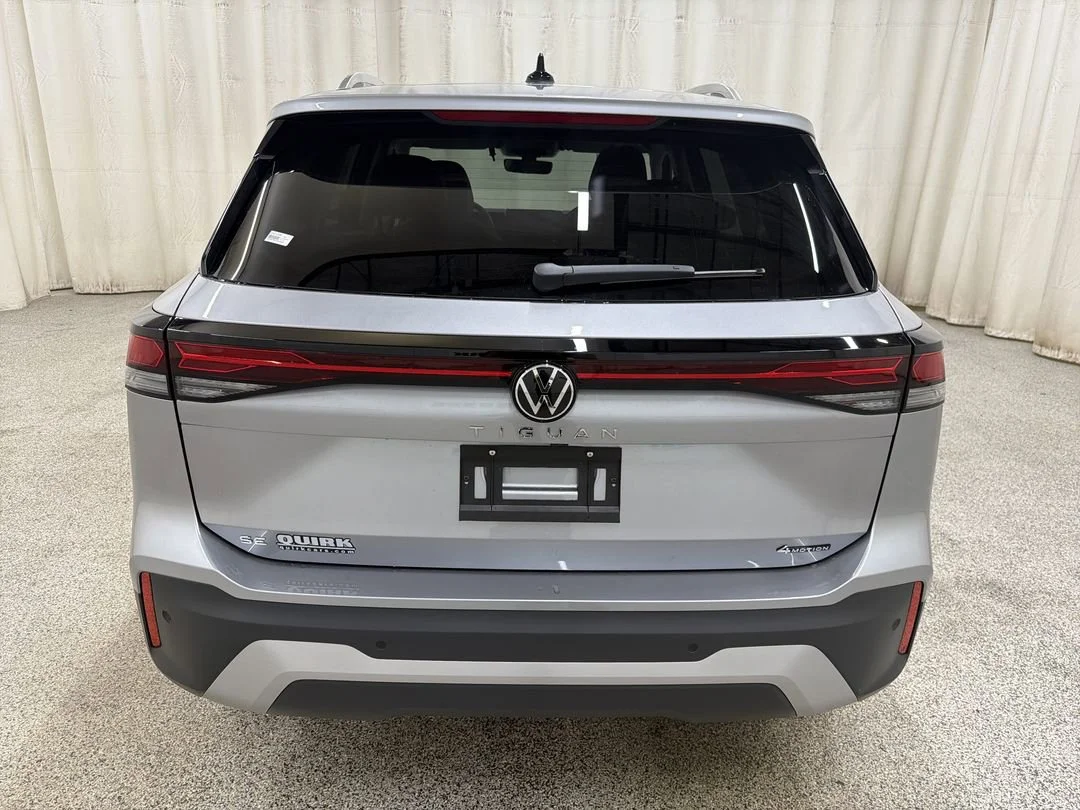 New 2026 Pyrite Silver Metallic Volkswagen SE image 7